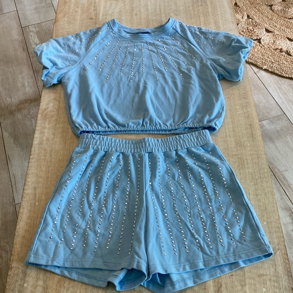 Like new two piece set by blueb. Collection.